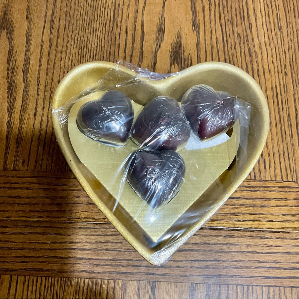 Heart-Shaped Gold Bowl with 4 floating purple candles